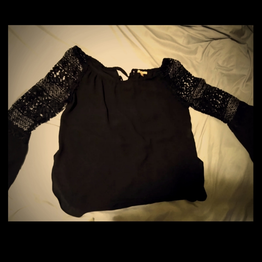 Women's black dress blouse size medium.